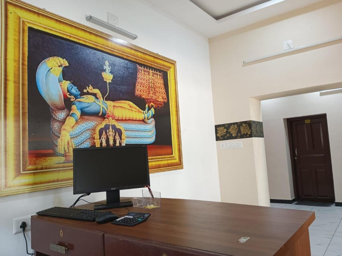 Sri Padmanabha Tourist Home Thiruvananthapuram Екстериор снимка